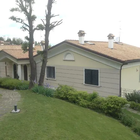 Villa Grand In Italy With Garden Montescudo